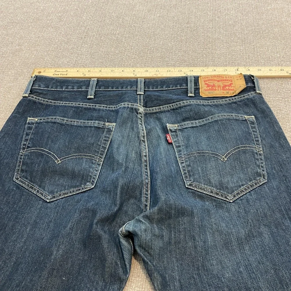 Levis 501 Jeans Mens 38x32 Blue Medium Wash Straight Leg 100% Cotton Denim Pants